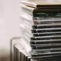 Guide to Vinyl vs. CDs: Which Sounds Better?