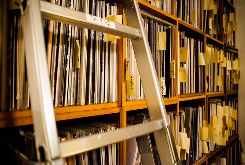 The UK’s best selling vinyl albums and singles in 2021 iWorld Online